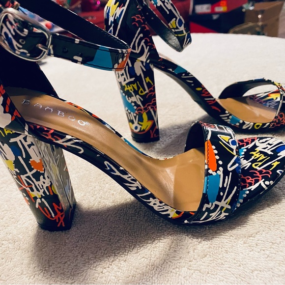 Brand New Unique Heels By BAMBOO - Size 6 - Heel Height Is 4 Inches - box 9 - Picture 7 of 9